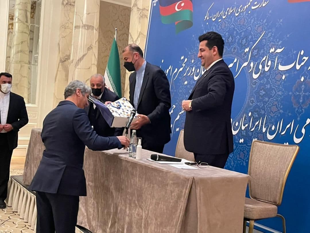 دیدار وزیر امور خارجه با ایرانیان مقیم جمهوری آذربایجان
