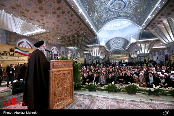 خط امام خمینی (ره) خط ایستادگی در برابر نفوذ بیگانگان و عدم سازش با دشمن است/ نباید در مقابل برخی لبخندها ذوق زده شد خط امام خمینی (ره) خط ایستادگی در برابر نفوذ بیگانگان و عدم سازش با دشمن است/ نباید در مقابل برخی لبخندها ذوق زده شد