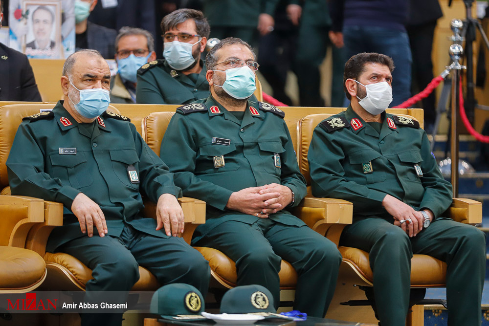 فرمانده کل سپاه: شهیدان مدافع سلامت به جامعه جان و حیات بخشیدند فرمانده کل سپاه: شهیدان مدافع سلامت به جامعه جان و حیات بخشیدند