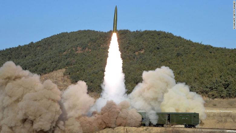کره شمالی ۲ فروند موشک بالستیک آزمایش کرد