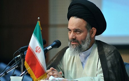 دشمن با القای شبهات سعی دارد مردم را به فضای قبل از انقلاب برگرداند