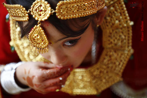 از تصاویر بریدن تکه ای از گوشت بدن یک وال مرده تا زلزله در تایوان