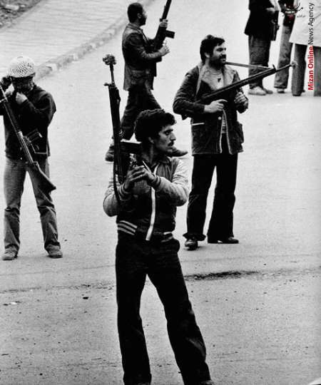 انتشار تصاویر انقلاب 57 در روزنامه گاردین