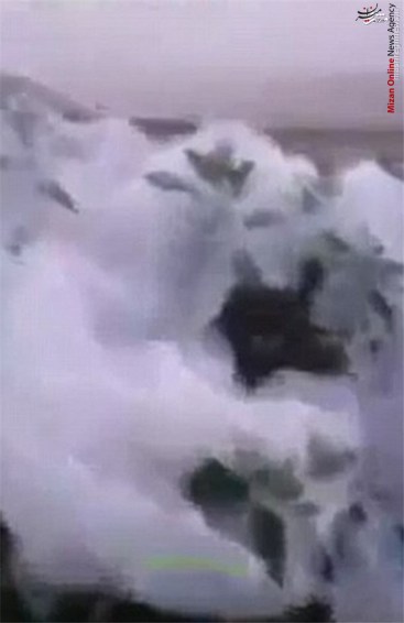 تعجب مردم مغرب از تکه ابر بزرگ در وسط جاده +تصاویر
