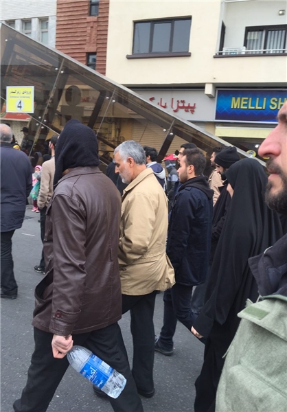 حضور حاج قاسم سلیمانی در راهپیمایی 22 بهمن + عکس حضور حاج قاسم سلیمانی در راهپیمایی 22 بهمن + عکس