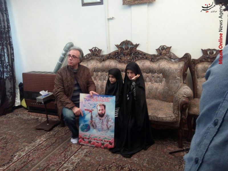 عمو فیتیله ای ها در منزل شهید «مدافع حرم» +عکس عمو فیتیله ای ها در منزل شهید «مدافع حرم» +عکس