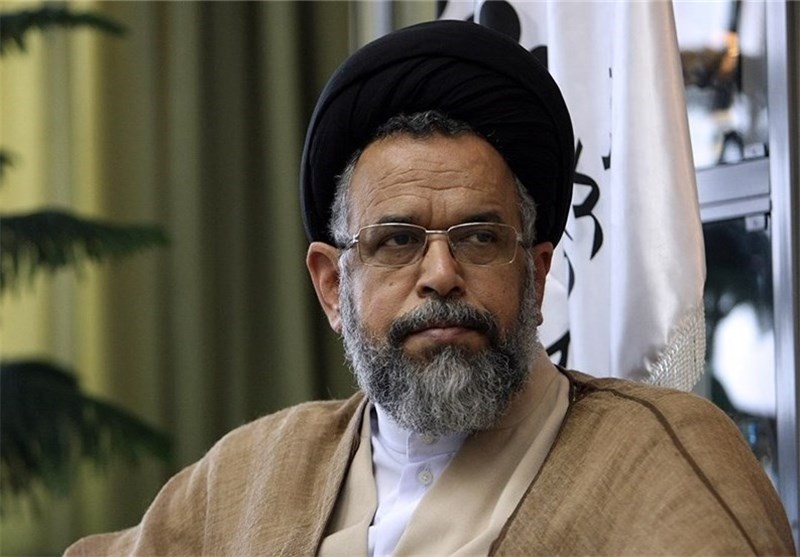 انتخابات ۷ اسفند رای به نظام اسلامی است/ کاندیداها از تخریب و توهین دیگر نامزدها خودداری کنند
