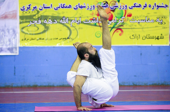 حرکات خارق العاده در مسابقات یوگا + تصاویر حرکات خارق العاده در مسابقات یوگا + تصاویر