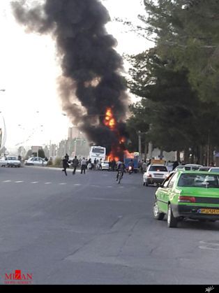 انفجار اتوبوس مسافربری در گناباد + تصاویر لحظه انفجار