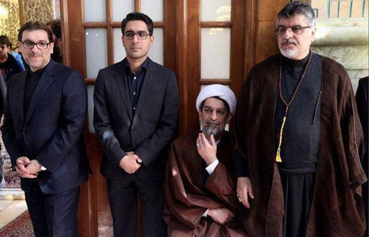فرزندان مرحوم آیت الله واعظ طبسی در مراسم ترحیم ایشان + عکس فرزندان مرحوم آیت الله واعظ طبسی در مراسم ترحیم ایشان + عکس