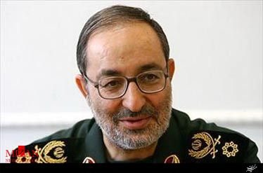 کسی حق ندارد ارزش کار رزمندگان را با نشستن سر میز مذاکره مقایسه کند