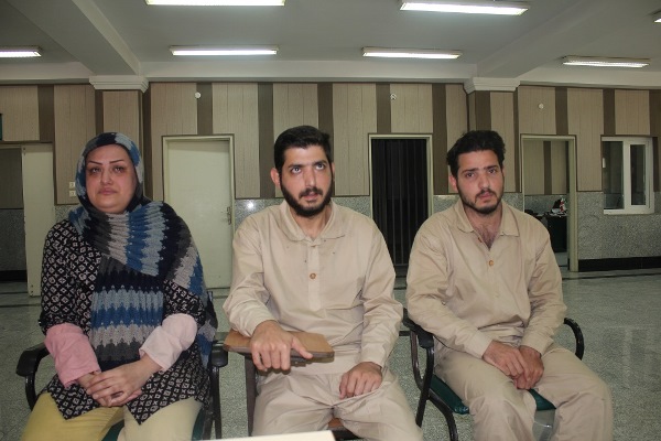 سرقت از مردان هوسران در قرار صوری با همسر مامور قلابی سرقت از مردان هوسران در قرار صوری با همسر مامور قلابی