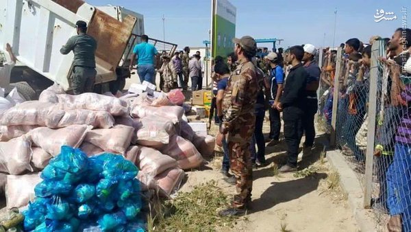 ارسال صدها تن مواد غذایی برای آوارگان اهل سنت عراق +عکس ارسال صدها تن مواد غذایی برای آوارگان اهل سنت عراق +عکس