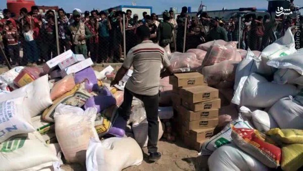 ارسال صدها تن مواد غذایی برای آوارگان اهل سنت عراق +عکس ارسال صدها تن مواد غذایی برای آوارگان اهل سنت عراق +عکس