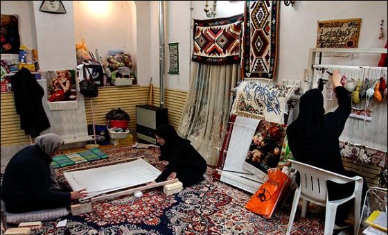 جذب زنان سرپرست خانوار در مراکز توانمند سازی/ به زنان در معرض آسیب وام پرداخت می شود