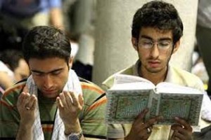 موجه بودن غیبت دانش آموزان حاضر در مراسم اعتکاف