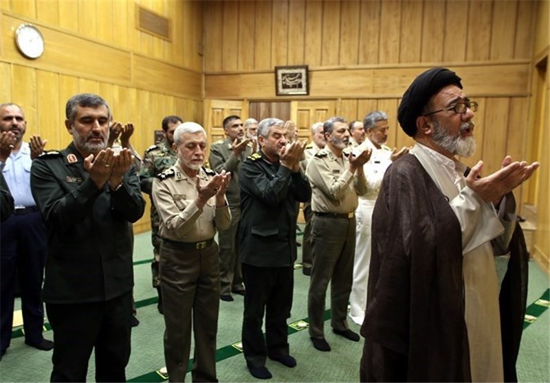 فرماندهان عالی رتبه ارتش و سپاه با یکدیگر دیدار و گفت‌وگو کردند