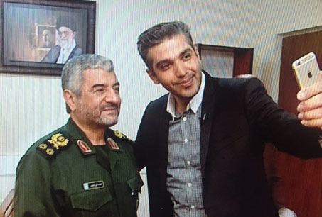 سلفی خبرنگار معروف با فرمانده سپاه + عکس سلفی خبرنگار معروف با فرمانده سپاه + عکس