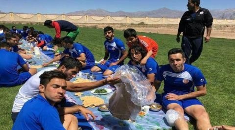آبگوشت در تمرین مس کرمان! + عکس