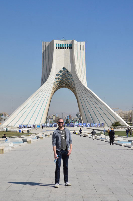 ماجراجوی آمریکایی در تهران +تصاویر ماجراجوی آمریکایی در تهران +تصاویر