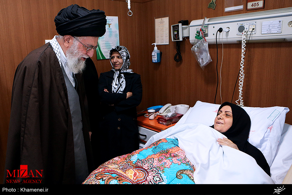 عیادت رهبر انقلاب از همسر شهید بابایی و حجتالاسلام محمدی گلپایگانی+عکس عیادت رهبر انقلاب از همسر شهید بابایی و حجتالاسلام محمدی گلپایگانی+عکس