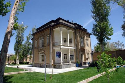 محوطه تاریخی خانه خاکباز اراک رستوران پذیرایی می شود