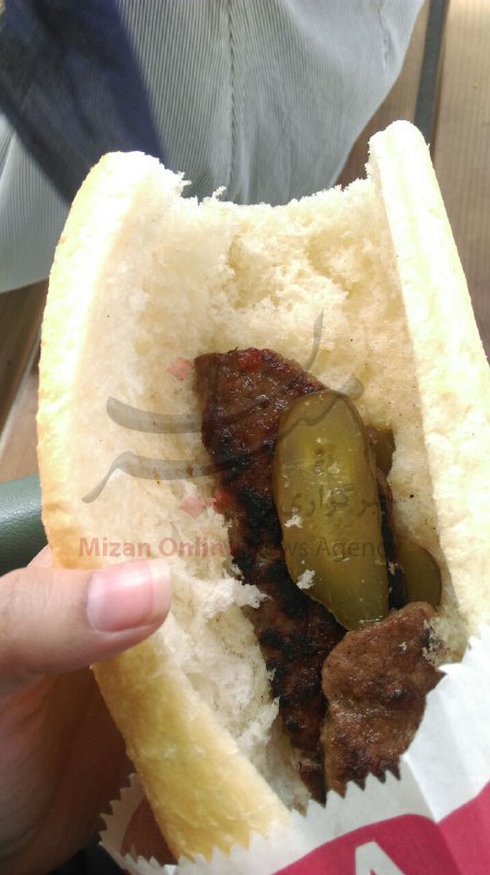 غذاهای نمایشگاه کتاب سالم و بهداشتی است/ روزی 400 هزار غذا فروخته می شود