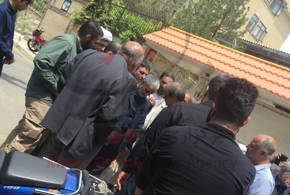 حضور سرلشکر سلیمانی در منزل فرمانده متوفی نیروهای ویژه سپاه+تصاویر