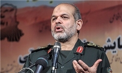 یک عده با رخوت و سازش می‌خواهند با دشمن ارتباط برقرار کنند