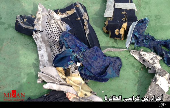 اولین تصاویر از لاشه هواپیمای ناپدید شده مصری منتشر شد اولین تصاویر از لاشه هواپیمای ناپدید شده مصری منتشر شد