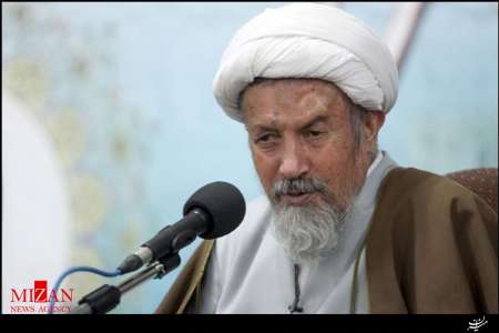 روحانیان به عنوان متصدیان امور دینی باید در جامعه عهده دار مسئولیت شوند