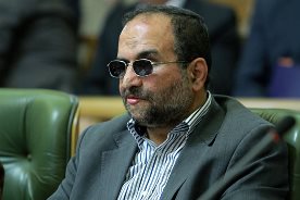 اکران آثاری از مکاتب مطرود هنری در تابلوهای شهر/طرح نگارخانه ای به وسعت شهر فاقد توجیه است