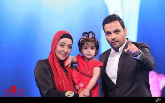 حضور آرزو افشار و دخترش مقابل دوربین 