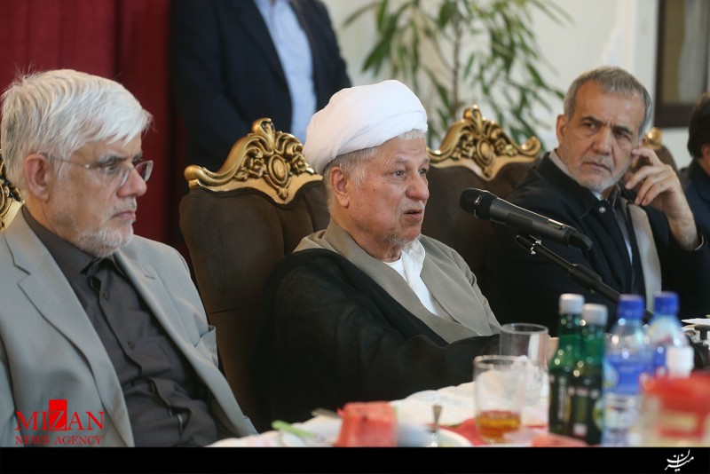 مراسم افطاری هاشمی با وزاری سابق+تصاویر