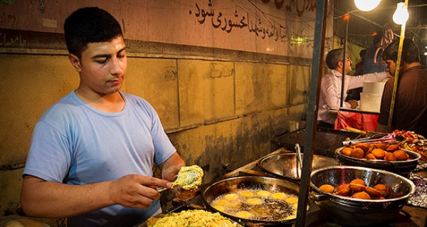 خاطره بازی غذا خورهای تهرانی از کوچه گشنه ها تا دولت آباد/ از دوغ شتر و فلال تا گس عربی خاطره بازی غذا خورهای تهرانی از کوچه گشنه ها تا دولت آباد/ از دوغ شتر و فلال تا گس عربی