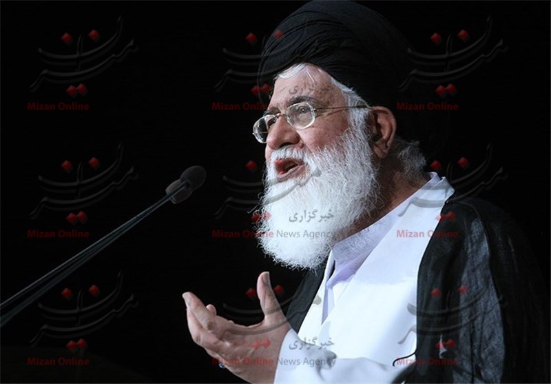 دشمن صرفاً کفار و کمونیست‌ها نیستند/تفکر انحرافی پلورالیسم دینی ‌در میان برخی روشنفکران ‌رسوخ کرده است