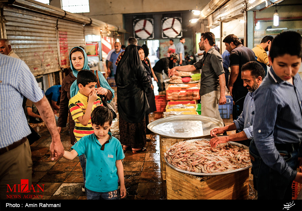 چشیدن طعم ماهی جنوب در بازار ماهی فروشان آبادان+عکس چشیدن طعم ماهی جنوب در بازار ماهی فروشان آبادان+عکس