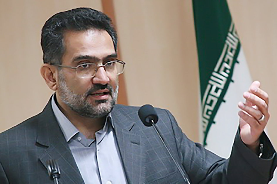 مسئولان کوتاه بیایند دشمن با نفوذ فرهنگی جوانان را استحاله فرهنگی ‌می‌کند
