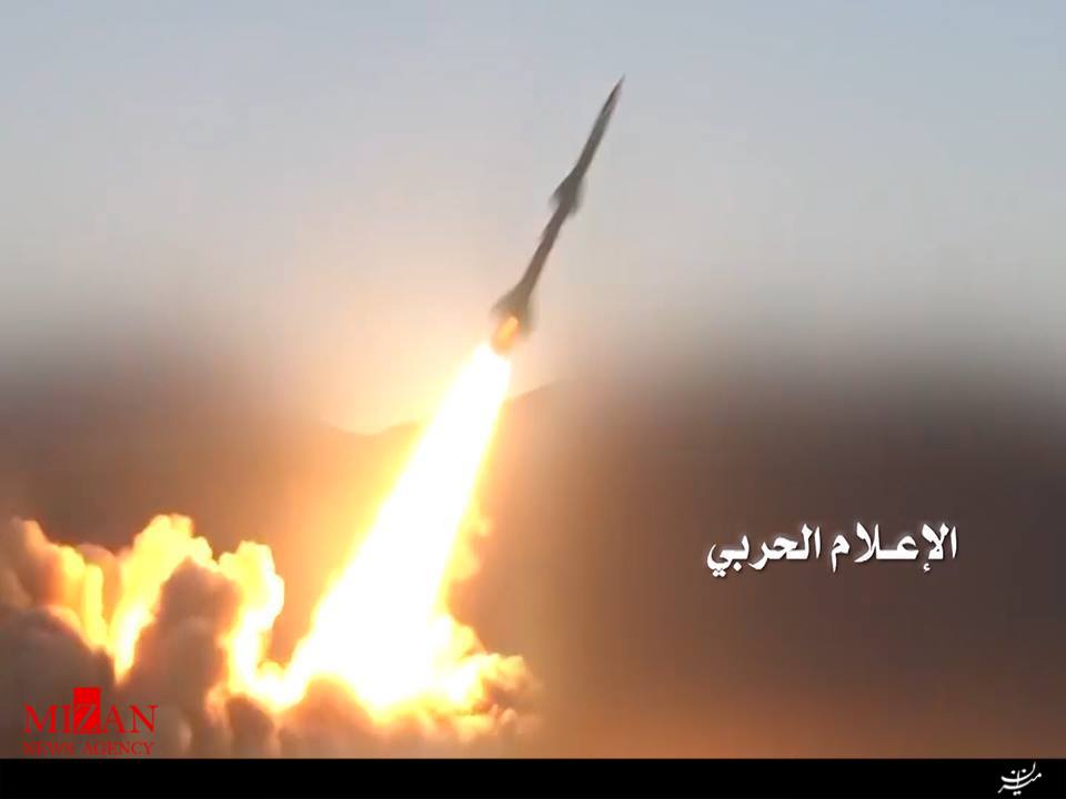 نیروهای یمنی به سمت پایگاه نظامی عربستان موشک بالستیک شلیک کردند