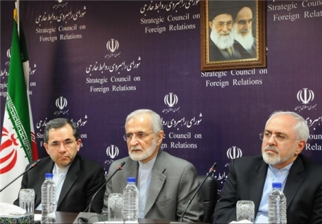 ظریف: از سفر هیأت‌های اقتصادی ذوق‌زده نیستیم ولی این روابط ضمانت توافق است/ خرازی: شعارهای نامزدهای انتخابات آمریکا برای راضی کردن رژیم صهیونیستی