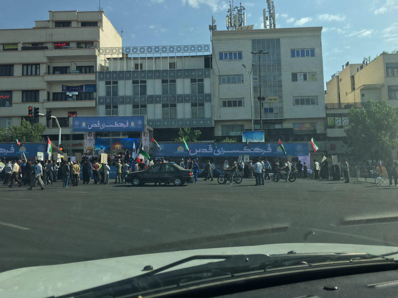 حال و هوای میدان انقلاب یک ساعت قبل از آغاز راهپیمایی+عکس