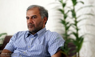 کیارستمی با بردباری رفتارها و سخنان نامربوط برخی را تحمل کرد