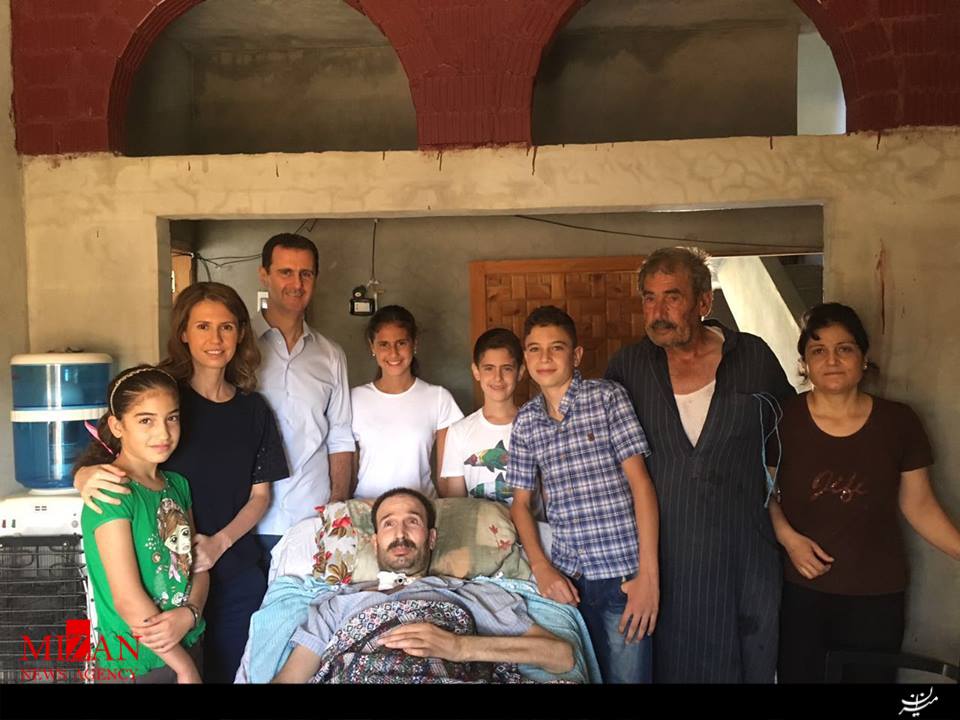 دیدار سرزده بشار اسد و همسرش با ساکنین روستاهای حمص