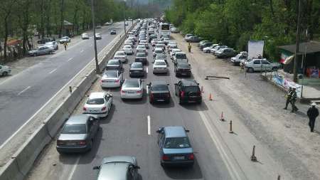 موج بازگشت مسافران ادامه دارد/ ترافیک در هراز