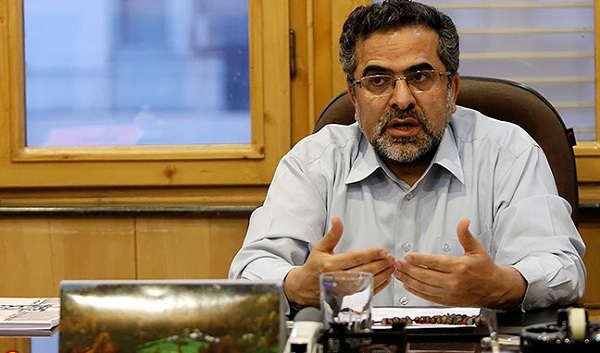 حقوق من در معاونت سینمایی 3 تا 4 میلیون بود/مسئولان سازمان سینمایی هم فیش حقوقی‌شان را منتشر کنند تا مقایسه کنیم/هزینه برگزاری جشنواره فیلم فجر در دولت قبل 5 میلیارد بود اما الان 15 میلیارد است