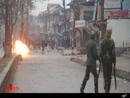 حکومت نظامی در کشمیر همچنان ادامه دارد