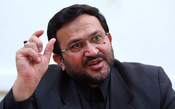 برای دسترسی به مسئولان بایدبا چراغ قوه وارد عمل شد