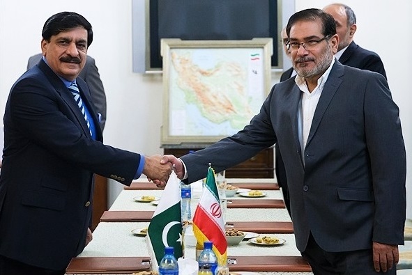 رایزنی شمخانی با مشاور امنیت ملی نخست‌وزیر پاکستان