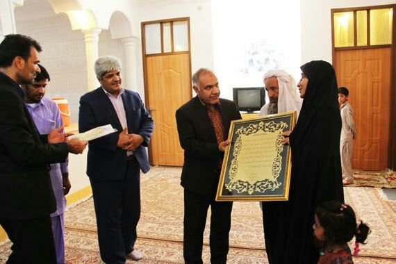 خانه هدیه معلمان استان فارس به خانواده معلم فداکار خاشی