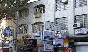 جمع‌آوری تابلوهای غیرمجاز منطقه ستارخان با حکم قصائی